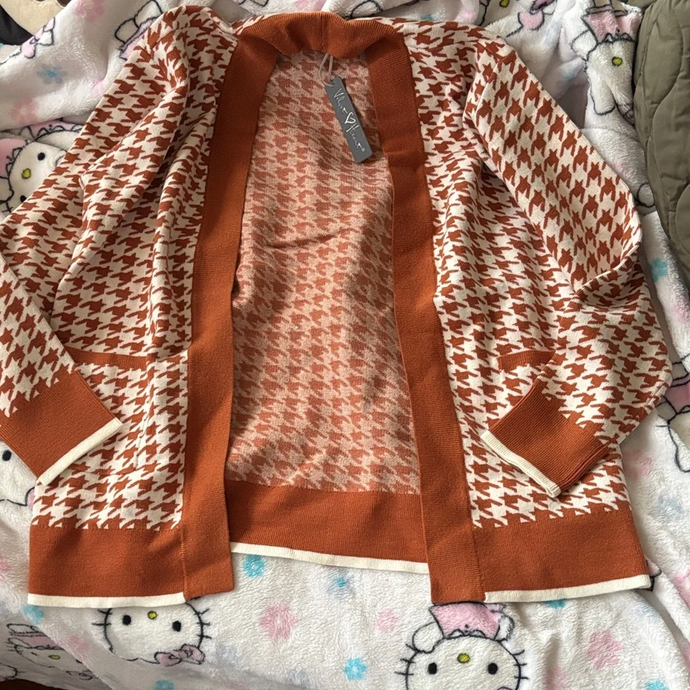 Velvet Heart Rust and White Houndstooth Cardigan - Picture 1 of 2